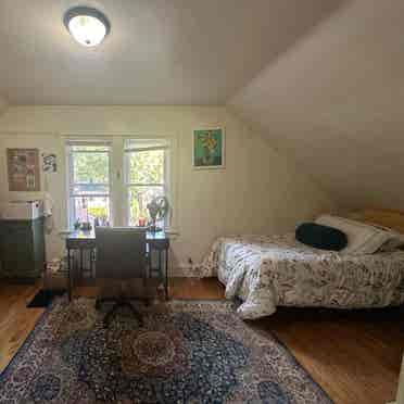 Sublet Jan through May or August!