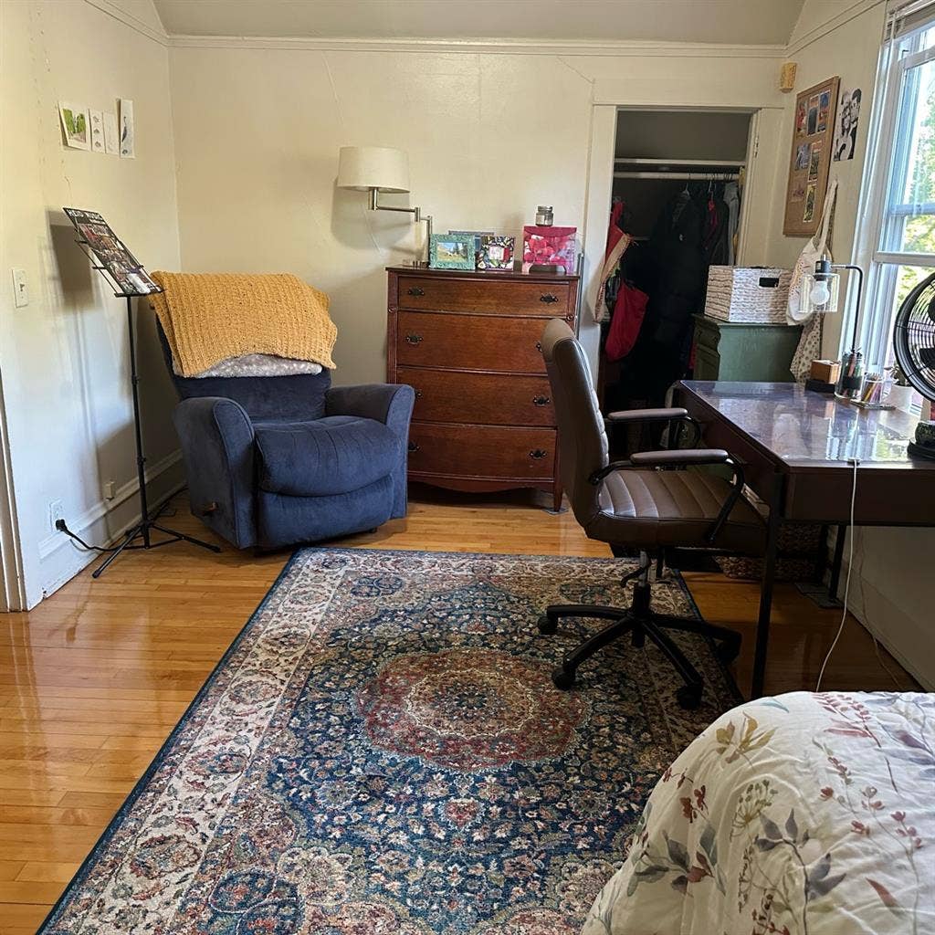 Sublet Jan through May or August!