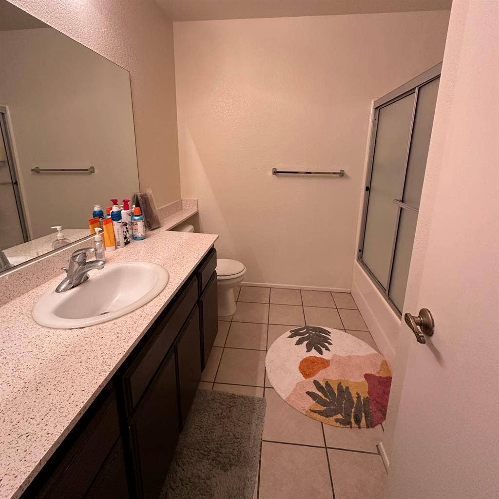 Room for rent in Escondido!