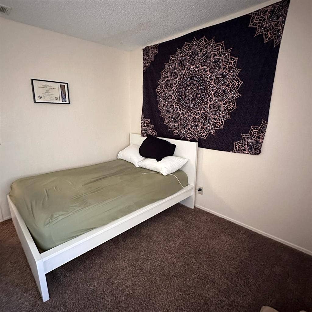 Room for rent in Escondido!