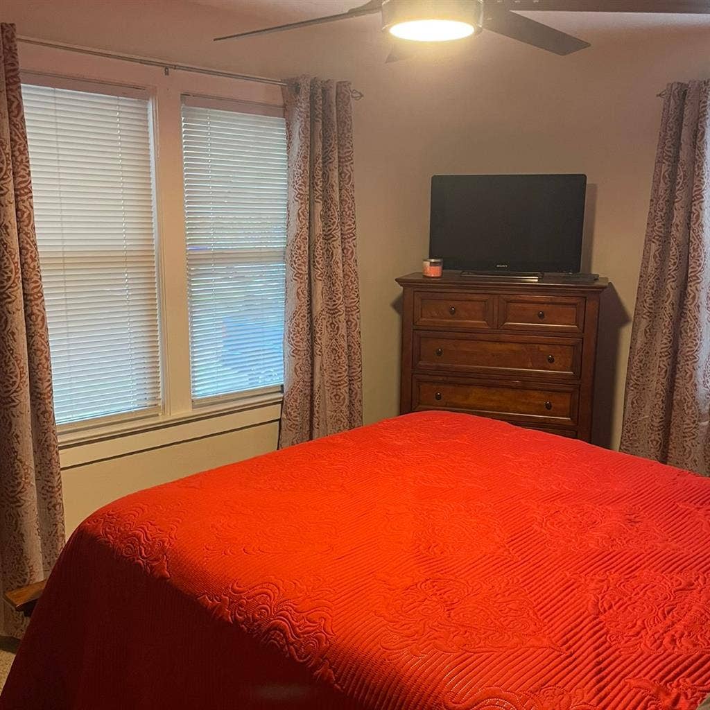 Looking for roommate