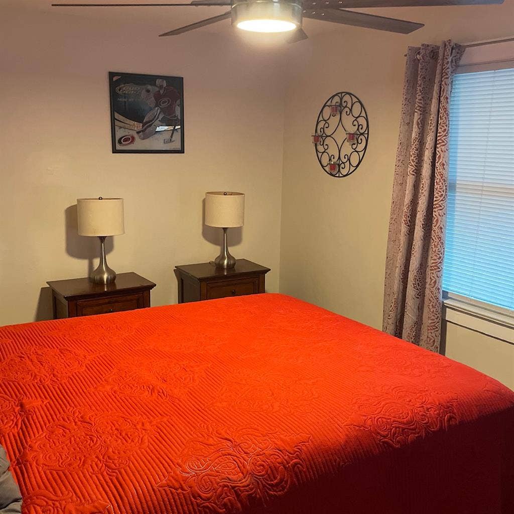 Looking for roommate