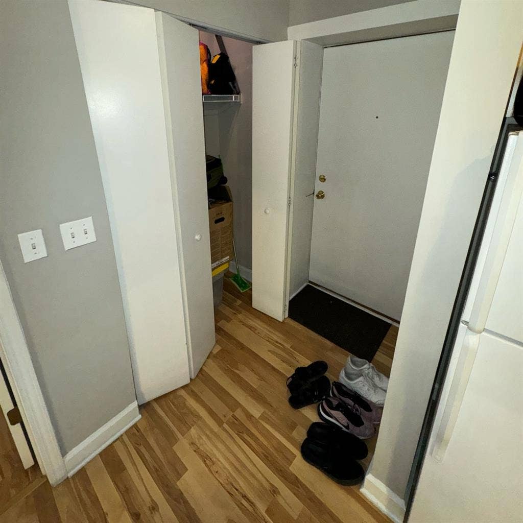 Sub-leasing 1-bedroom Wrigleyville