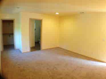 ROOM FOR RENT IN SILVERLAKE LA