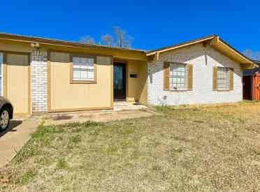 ROOM FOR RENT: Garland, TX