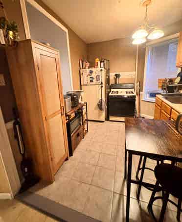 Room in 
Bronx near transit!