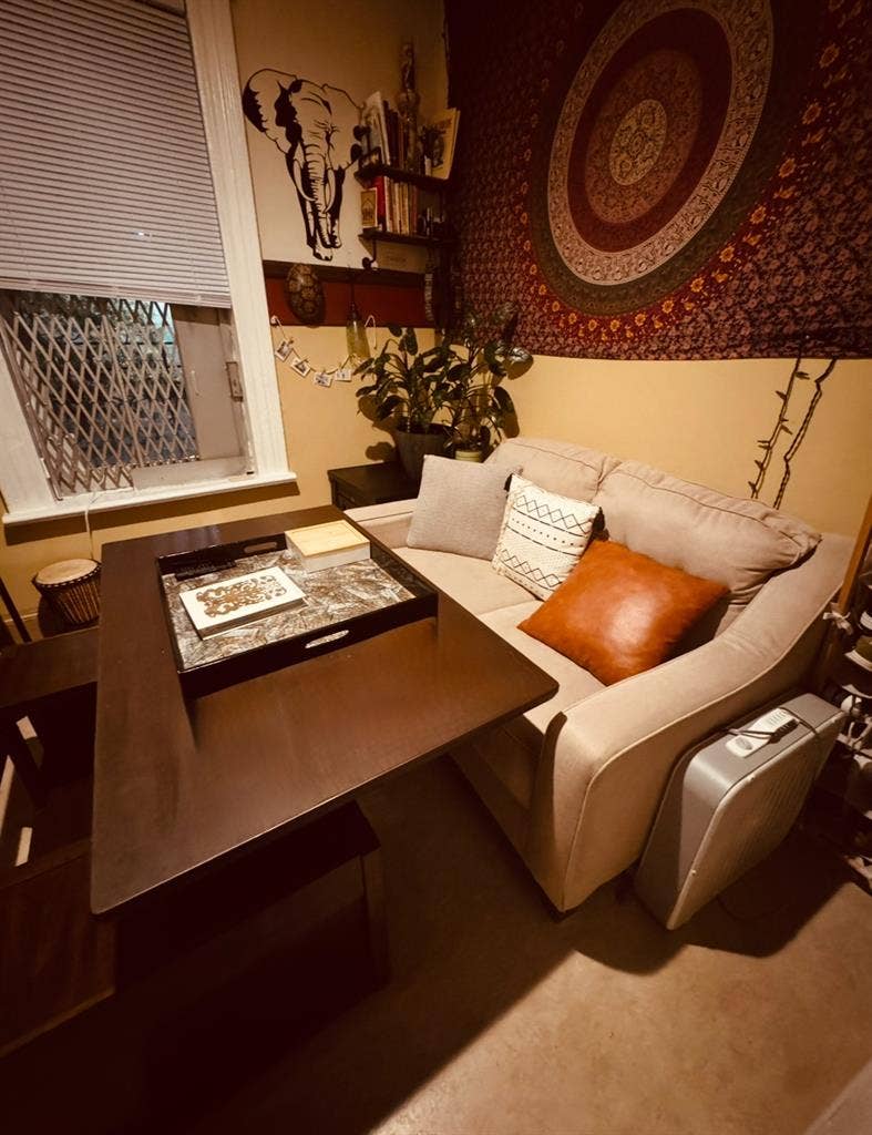Room in
Bronx near transit!