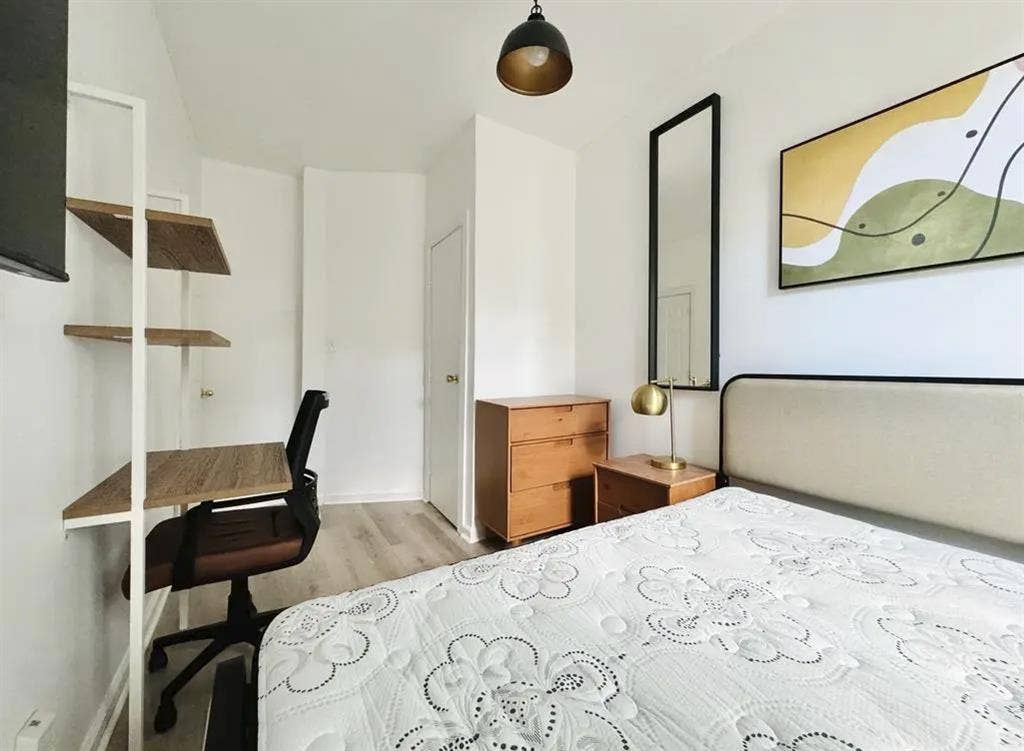 Furnished Room in Bedstuy