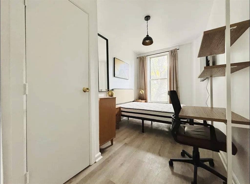 Furnished Room in Bedstuy