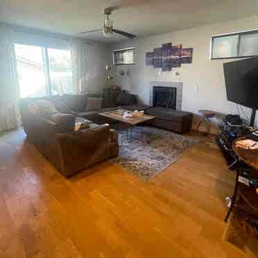 Townhome room for rent in Sunnyside