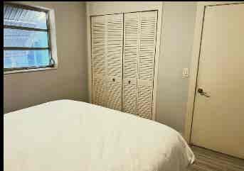 Beautiful room 4 rent in Hollywood