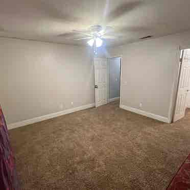 Eastvale - Room for rent