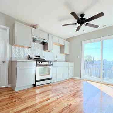 AVAILABLE fully remodeled 2 Bedroom