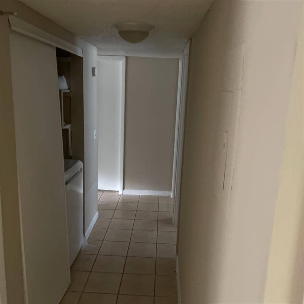 Large 1 bed private bath for rent