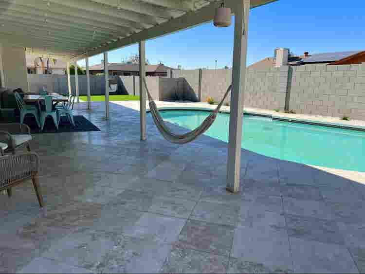 Pool/ 
Indoor Gym/ Pet friendly