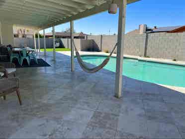 Pool/ 
Indoor Gym/ Pet friendly