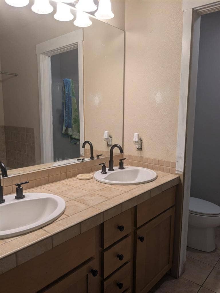 Orenco Area! Big Room + Garage rent