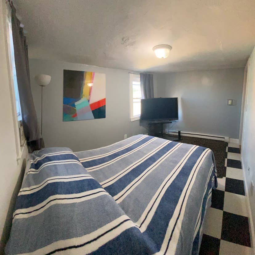 FURNISHED ROOM FOR RENT near the T