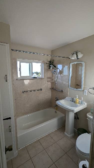 Room for Rent in Oakland Hills/Mill