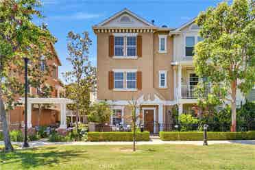 Beautiful 3 Bedroom Townhome