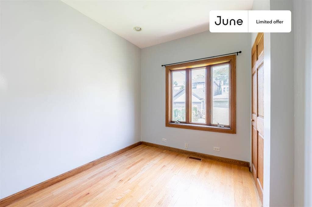 3 BR in Chicago