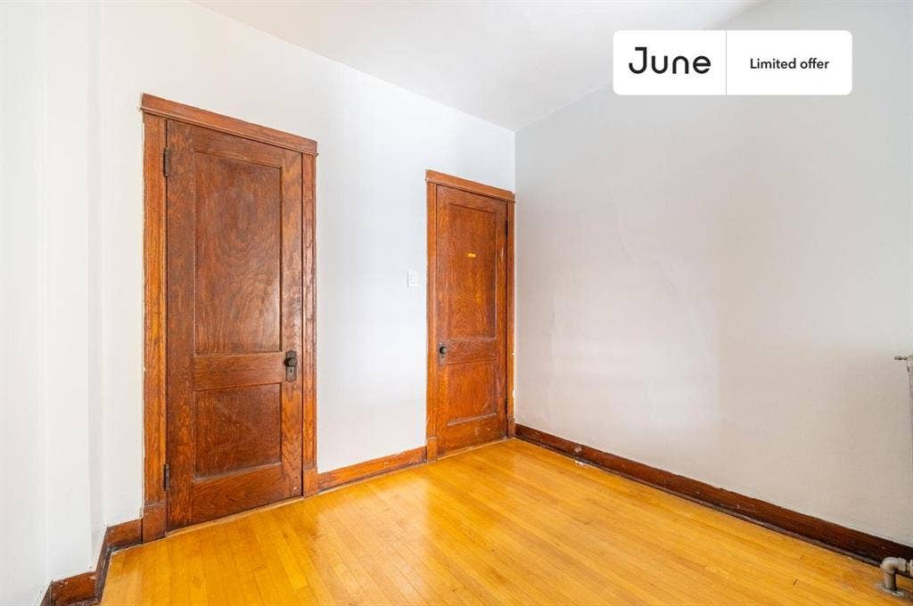 3 BR in Chicago