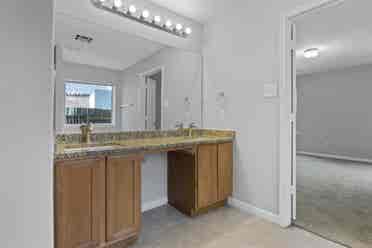 1 BR in Austin