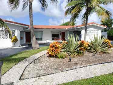 Beautiful  in Coral Ridge Isles,