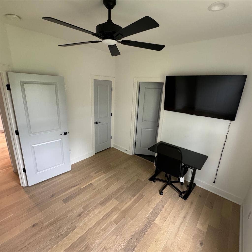 Private 1BR/BA in New Quiet House