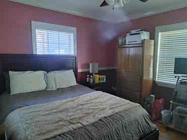 single room for rent in family home