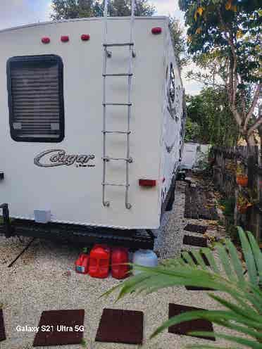 Room in an RV in Pompano Beach