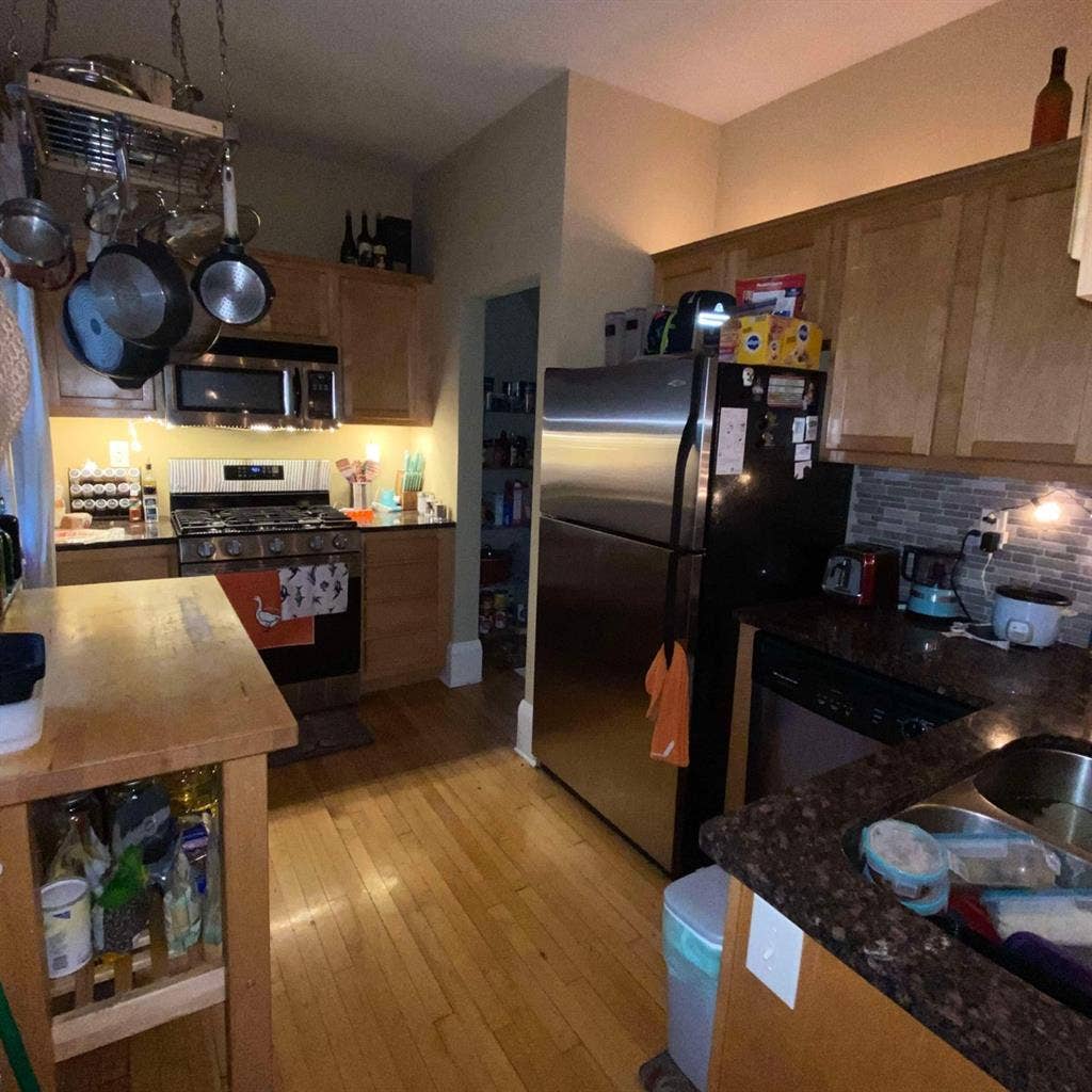 Looking for a 3rd roommate!