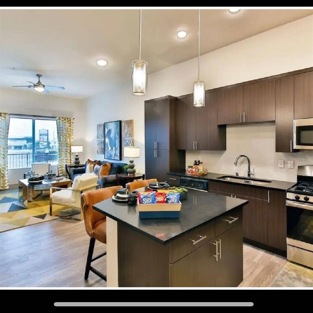 Beautiful large 2br Apt