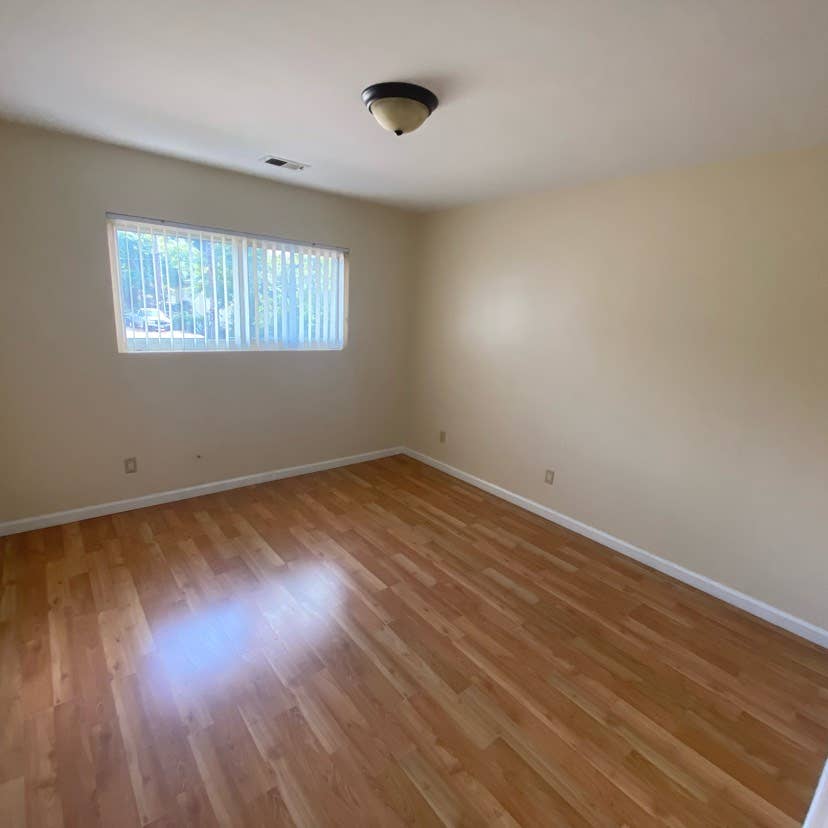 Renting 1x bedroom DEC