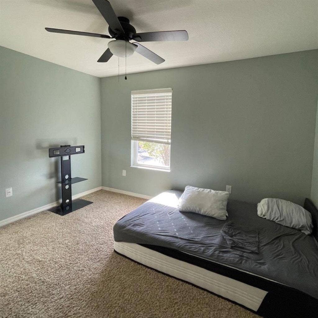 Bright Room For Rent In House