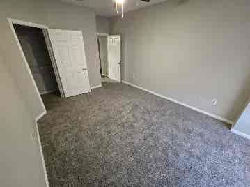 Room and bathroom in Stone Oak area