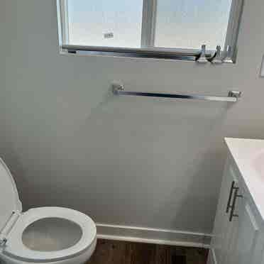 One room/bathroom available to rent