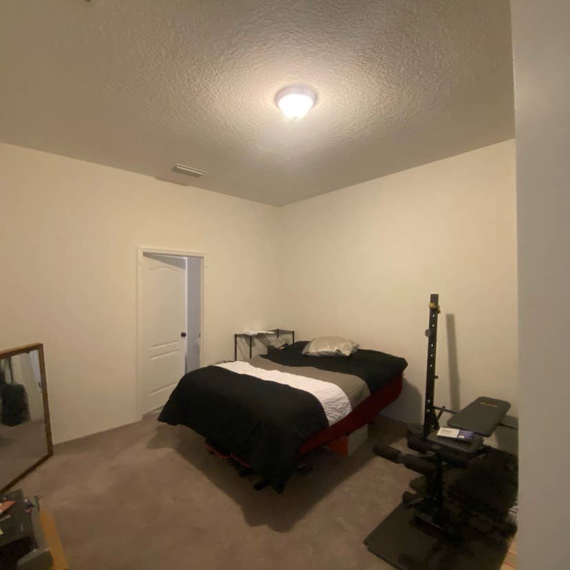 master bedroom or bedroom for rent