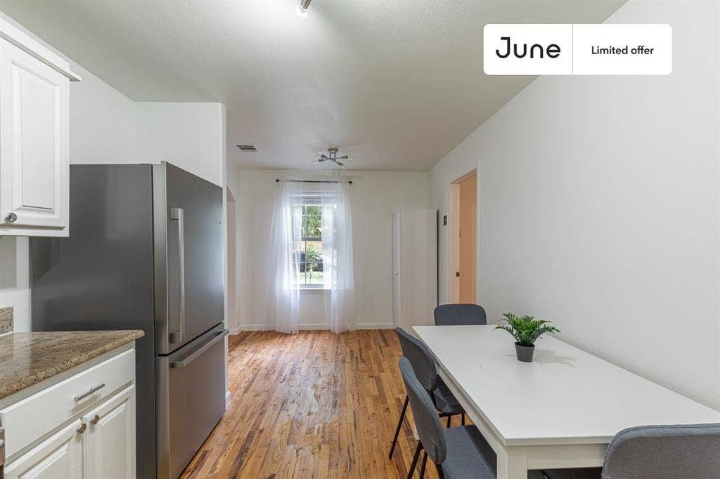 4 BR in Austin