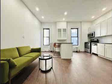 Bright bedroom in Upper West side