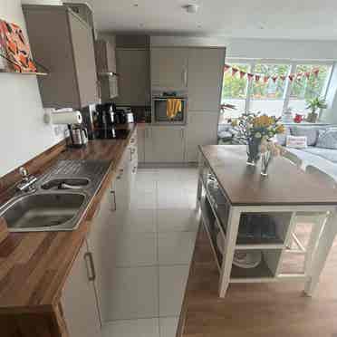 1 large double in 2 bed flat