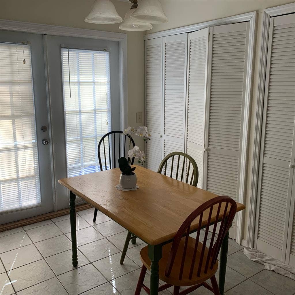 Room for rent in Atlantic Beach!