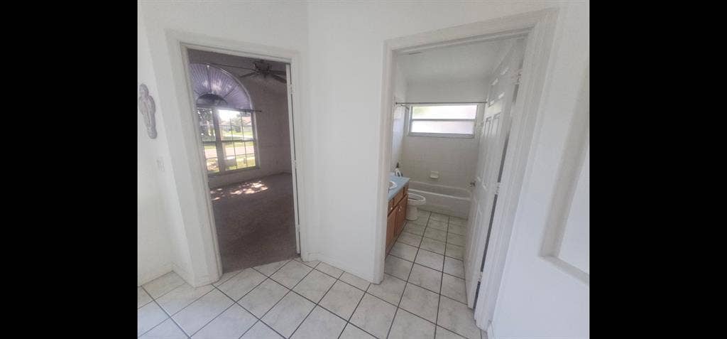 Master bedroom prvt bathrom all inc