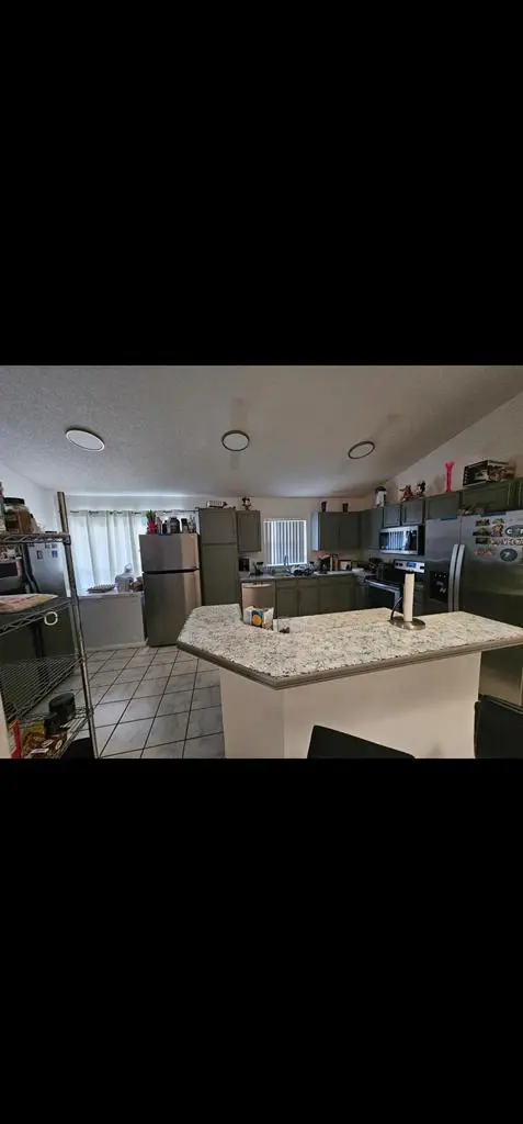 All included w/ guest bathroom.