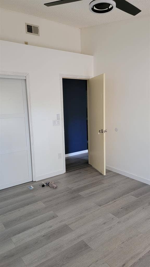 2Rooms available Grant and Semoran.
