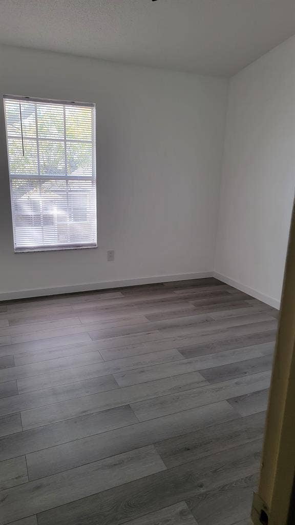 2Rooms available Grant and Semoran.