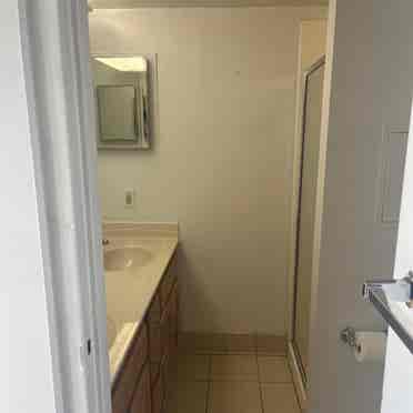 bath available for sublease