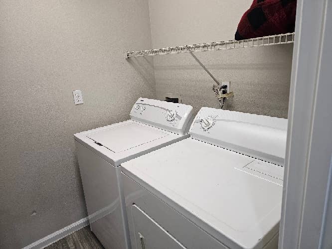 1 bedroom with private bathroom