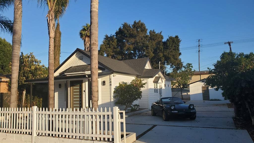 Cozy 1 bedroom in Long Beach!