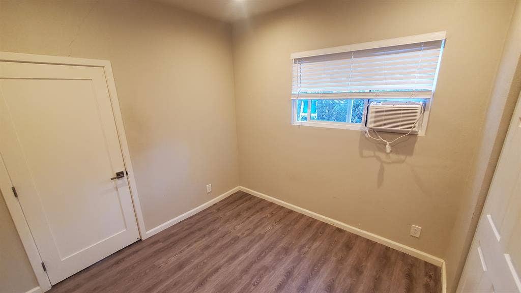 Cozy 1 bedroom in Long Beach!